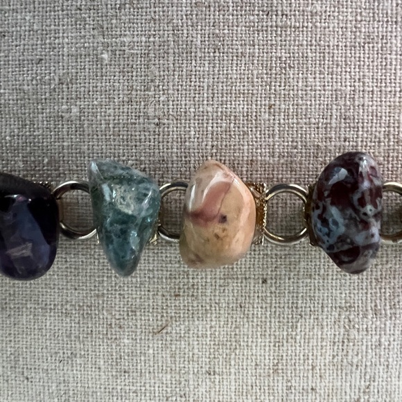 1970’s vintage gold tone panel link bracelet with mixed gemstones - Picture 3 of 13